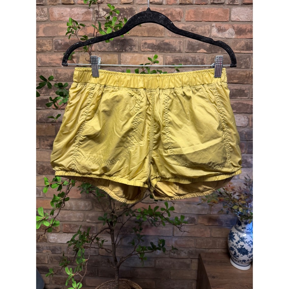SOLD Movement Sunshine Bubble Hem Shorts Medium